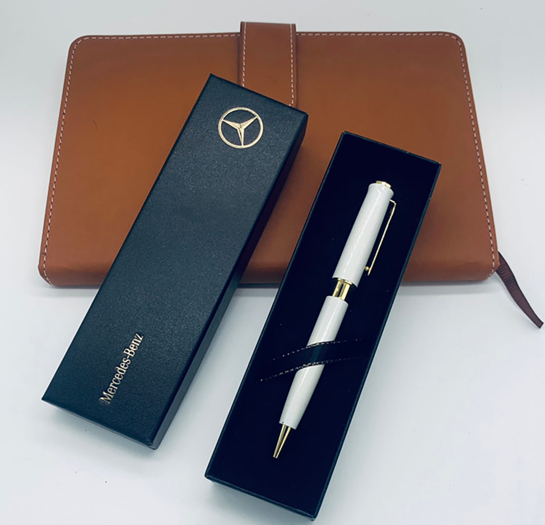 Customizable pen case in premium cardboard with gold foil details