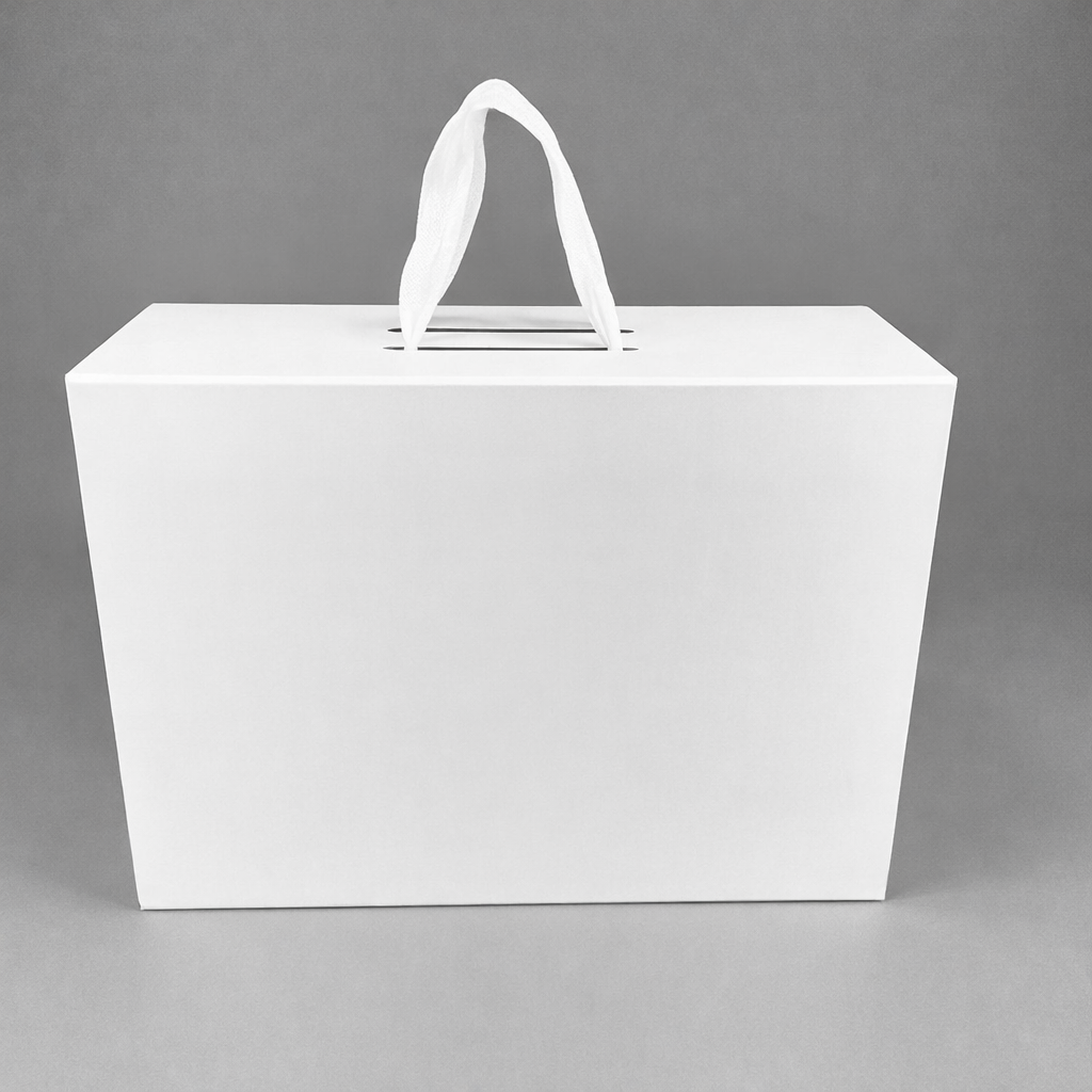 Collapsible luxury gift box with easy assembly, ideal for high-end retail and special occasions