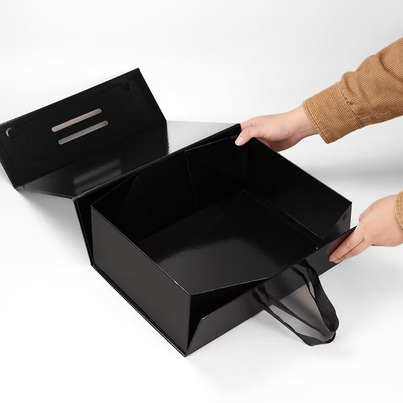 Collapsible retail box with modern design, professional packaging for in-store and online sales