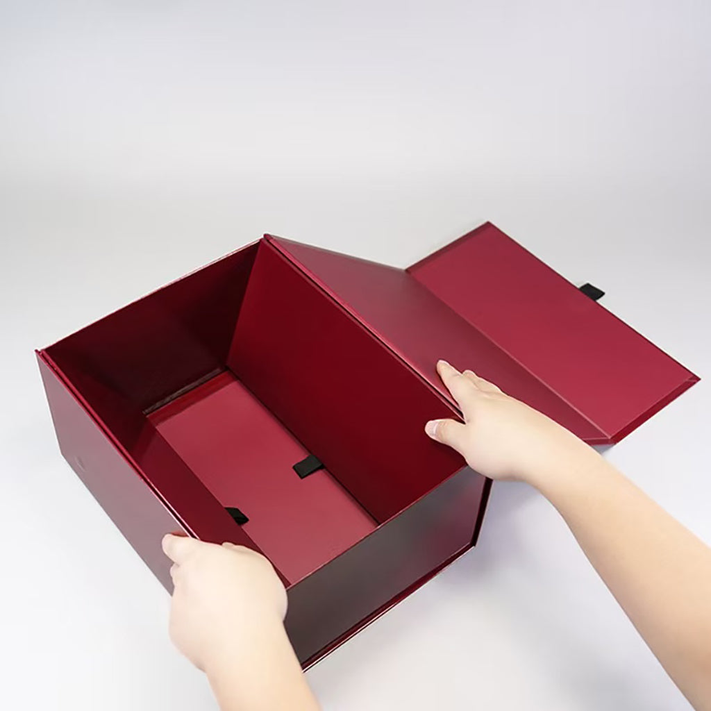 Heavy duty reusable folding box with reinforced structure, suitable for industrial and commercial use