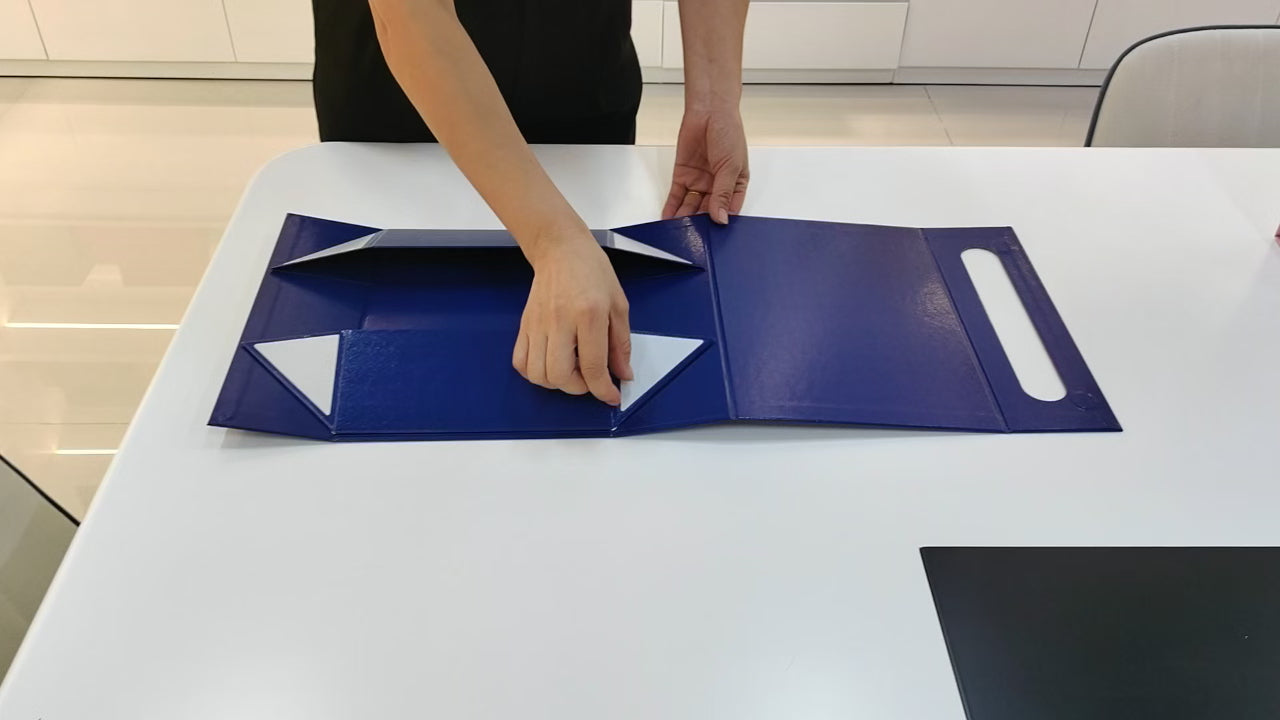 Collapsible luxury gift box - Foldable premium packaging